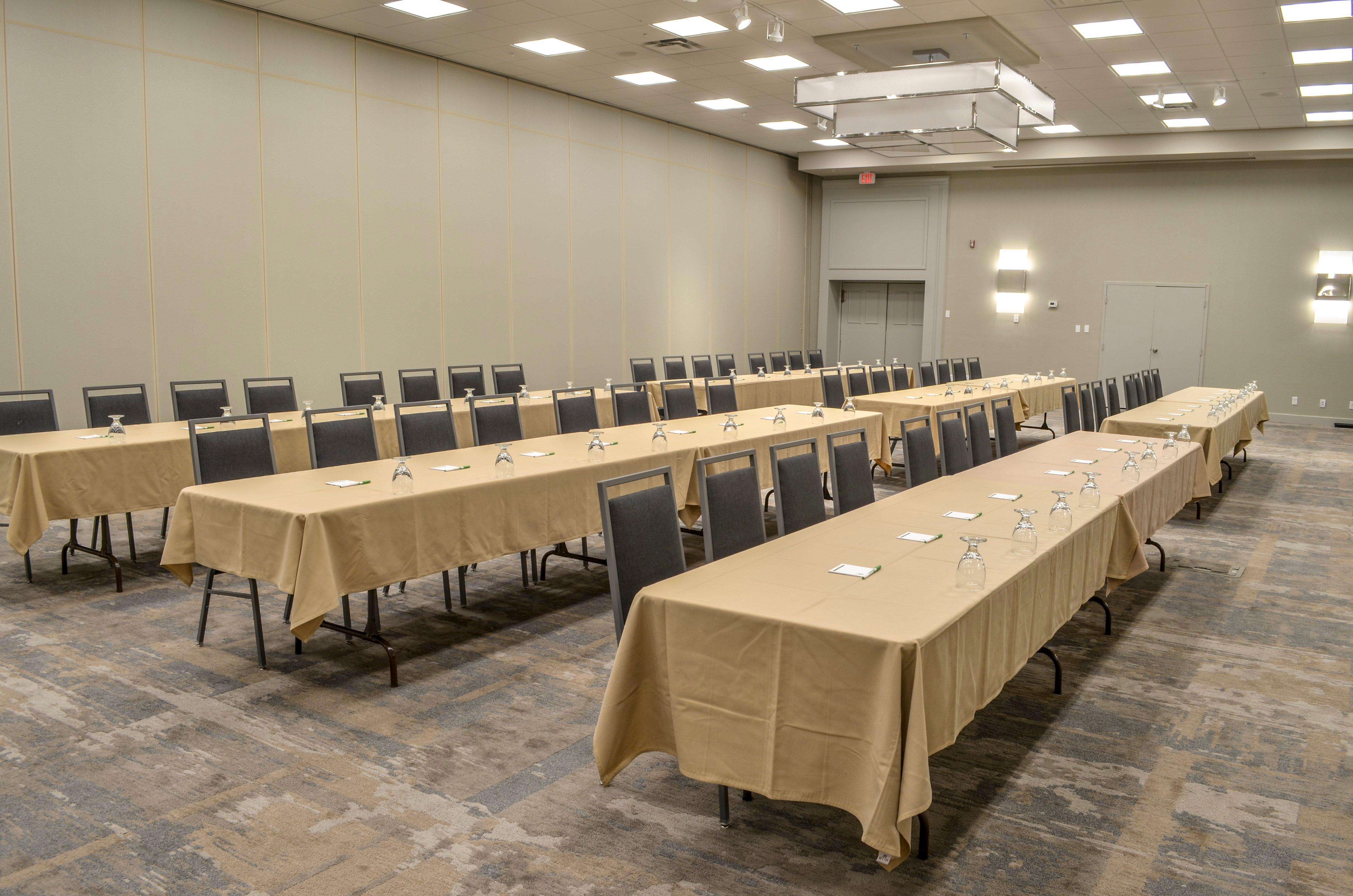 Holiday Inn Fargo By Ihg Ngoại thất bức ảnh