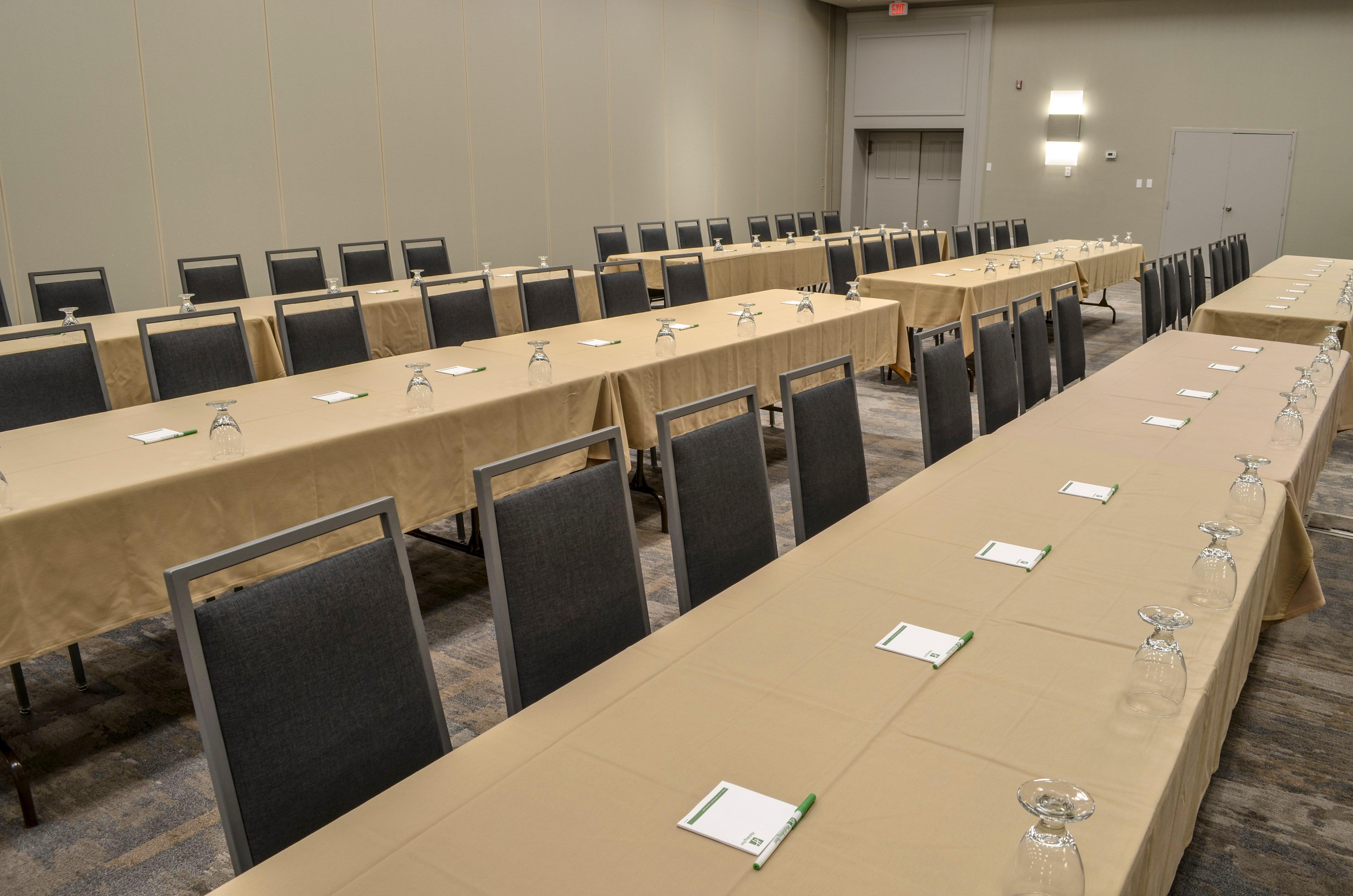 Holiday Inn Fargo By Ihg Ngoại thất bức ảnh