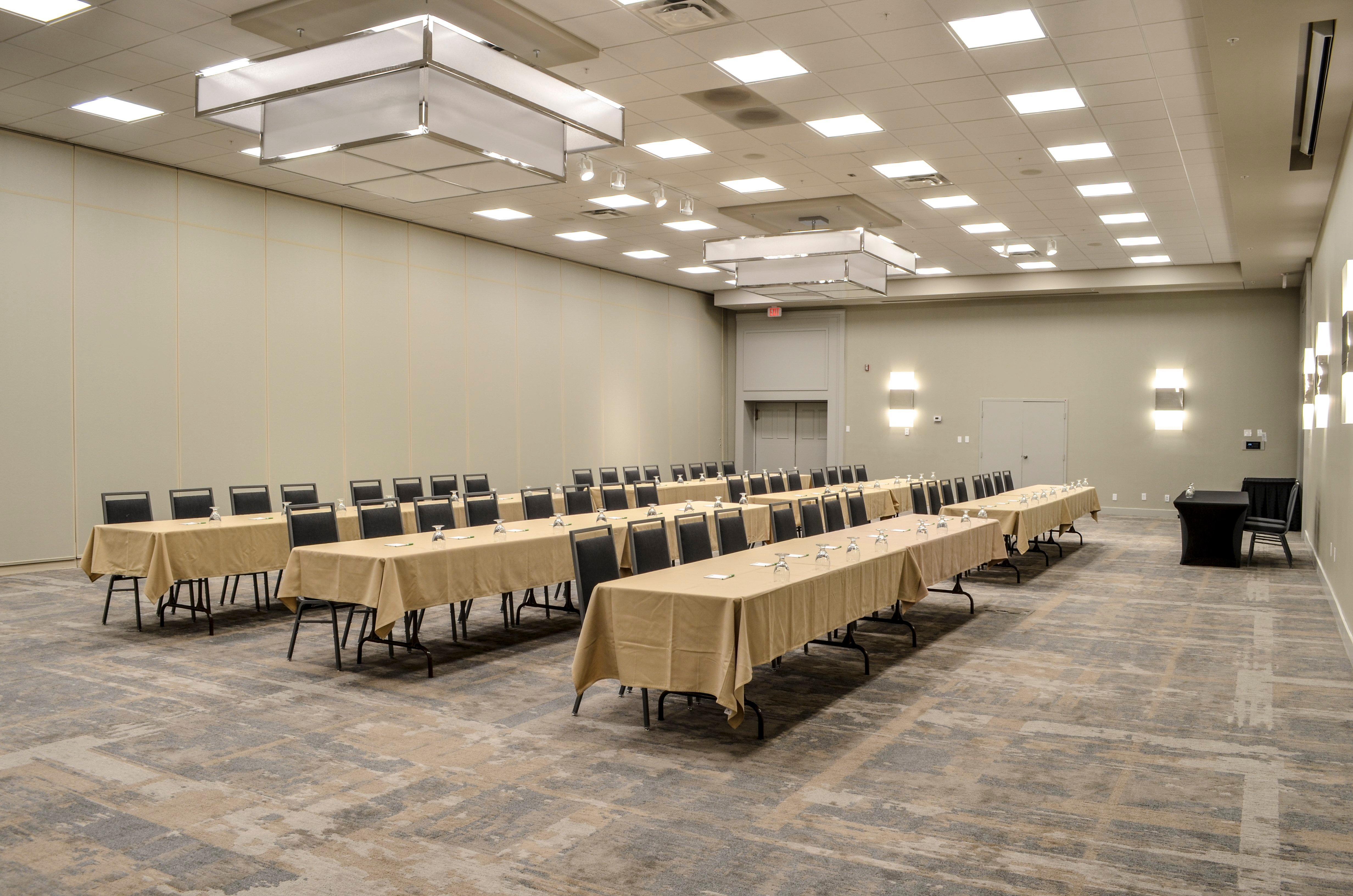 Holiday Inn Fargo By Ihg Ngoại thất bức ảnh